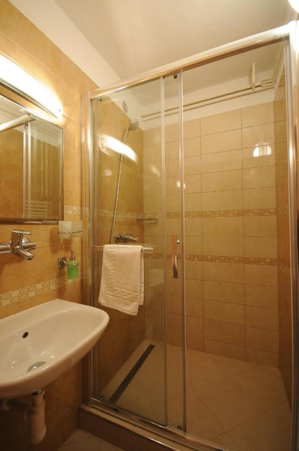 Penzion Adika Mýto pod Ďumbierom Exterior foto
